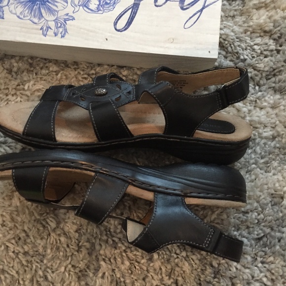 Earth Origins Leather Adjustable Sandals - Katrice - Picture 3 of 8